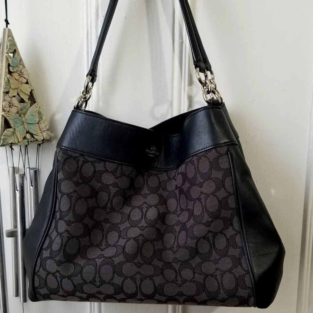 Genuine Coach Hallie Shoulder Bag Signature